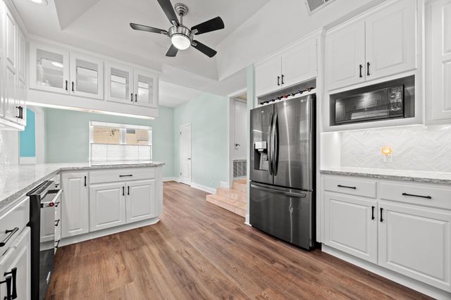 10805 Spicewood PKWY, Austin, TX 78750