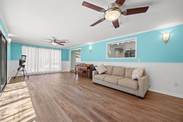 10805 Spicewood PKWY, Austin, TX 78750