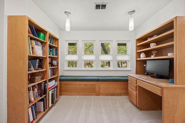 10805 Spicewood PKWY, Austin, TX 78750
