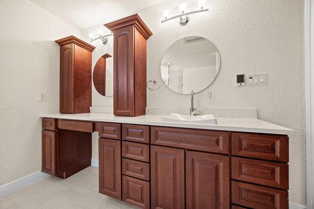 10805 Spicewood PKWY, Austin, TX 78750
