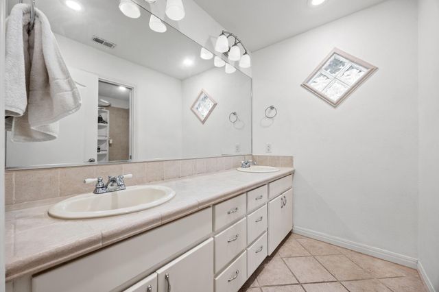 10805 Spicewood PKWY, Austin, TX 78750