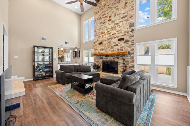 10805 Spicewood PKWY, Austin, TX 78750