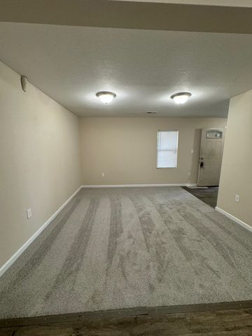 2673 S Holyoke St, Wichita, KS 67210