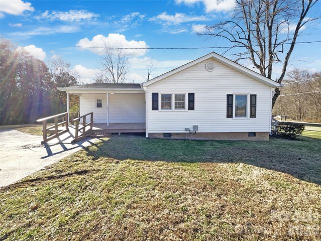 4748 Hickory Grove Road, Mount Holly, NC 28120