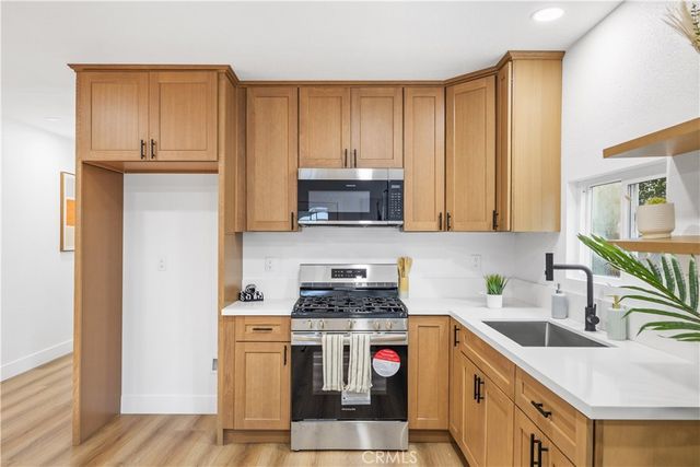 9008 Baring Cross, Los Angeles, CA 90044