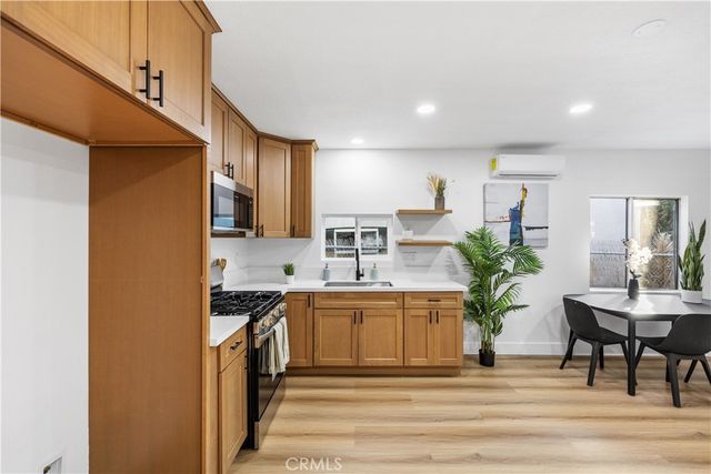 9008 Baring Cross, Los Angeles, CA 90044