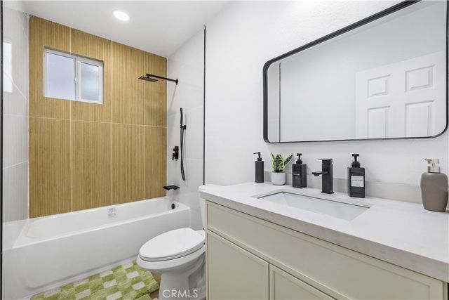 9008 Baring Cross, Los Angeles, CA 90044