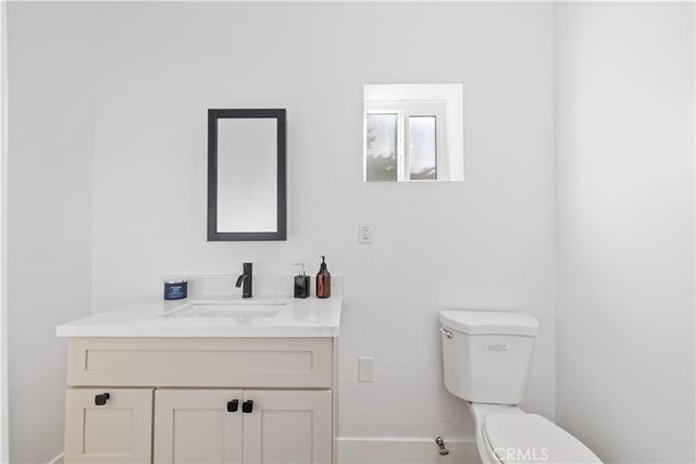 9008 Baring Cross, Los Angeles, CA 90044