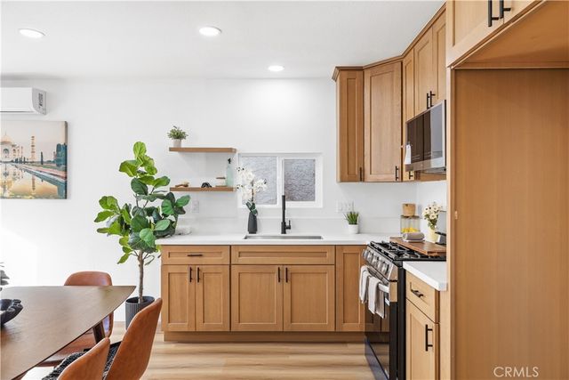 9008 Baring Cross, Los Angeles, CA 90044