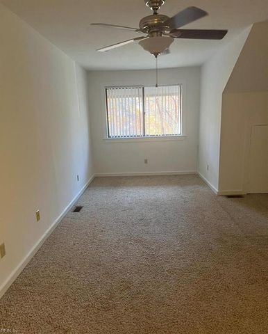 218 Misty Point LN, Newport News, VA 23603