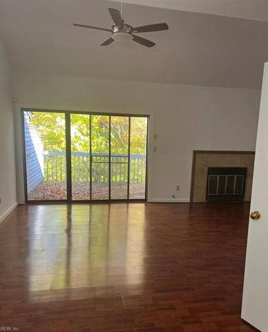 218 Misty Point LN, Newport News, VA 23603