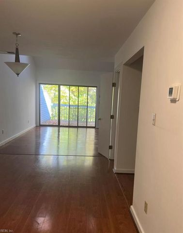 218 Misty Point LN, Newport News, VA 23603