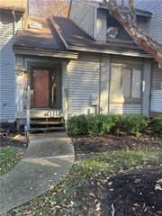 218 Misty Point LN, Newport News, VA 23603