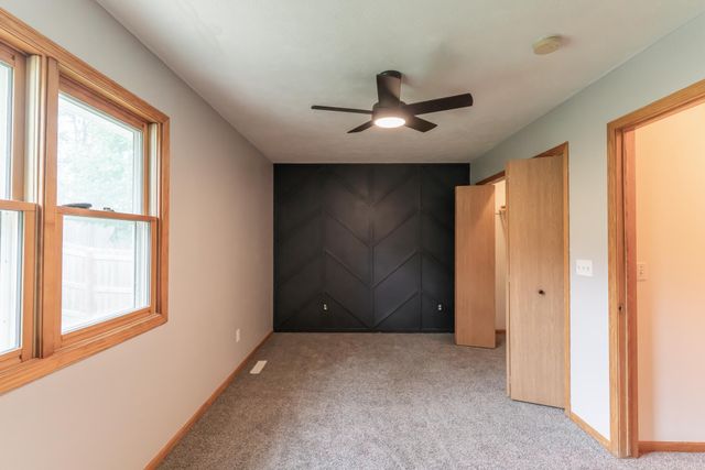 102 SHAMROCK Circle, Glenwood, IA 51534