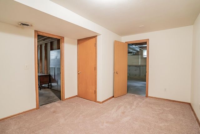 102 SHAMROCK Circle, Glenwood, IA 51534