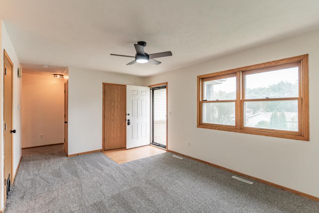 102 SHAMROCK Circle, Glenwood, IA 51534