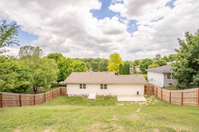 102 SHAMROCK Circle, Glenwood, IA 51534
