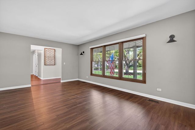 1105 Barcroft Court, Naperville, IL 60540