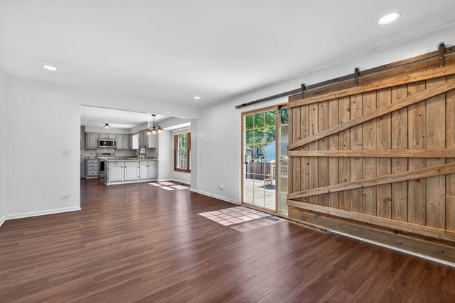 1105 Barcroft Court, Naperville, IL 60540