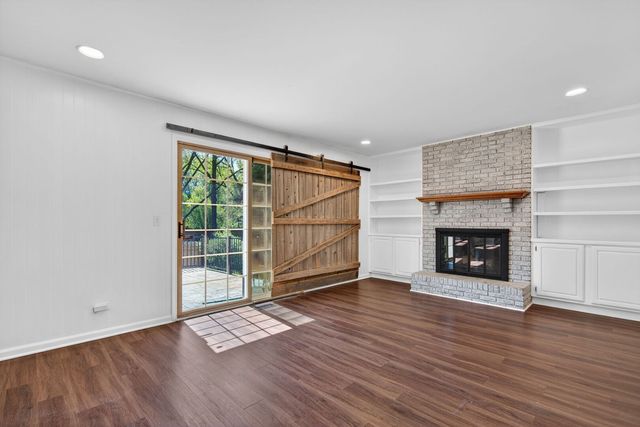 1105 Barcroft Court, Naperville, IL 60540