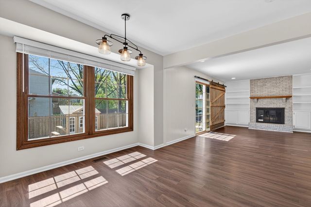 1105 Barcroft Court, Naperville, IL 60540