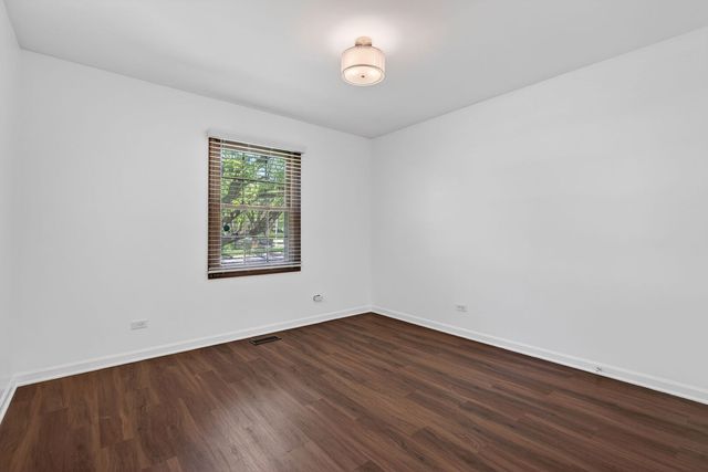 1105 Barcroft Court, Naperville, IL 60540