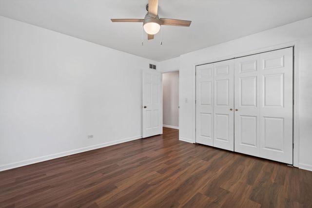 1105 Barcroft Court, Naperville, IL 60540