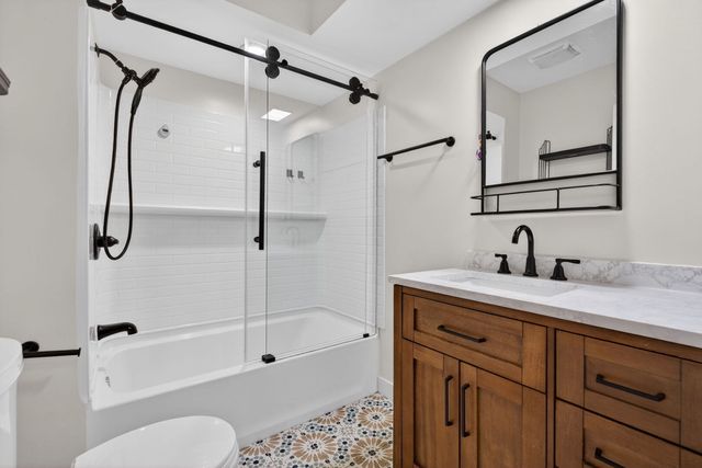 1105 Barcroft Court, Naperville, IL 60540