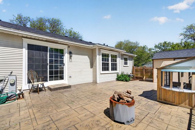 1105 Barcroft Court, Naperville, IL 60540