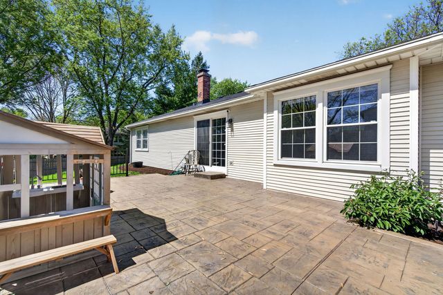 1105 Barcroft Court, Naperville, IL 60540