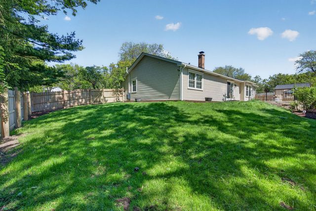 1105 Barcroft Court, Naperville, IL 60540