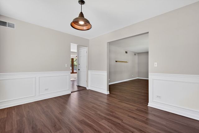 1105 Barcroft Court, Naperville, IL 60540