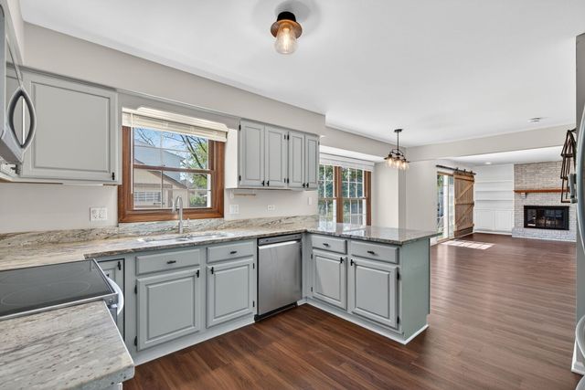 1105 Barcroft Court, Naperville, IL 60540