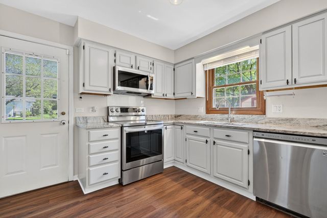 1105 Barcroft Court, Naperville, IL 60540