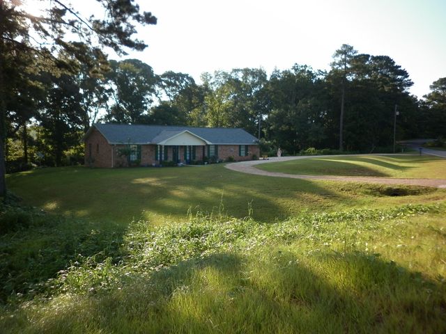 606 Pierce, Columbia, MS 39429