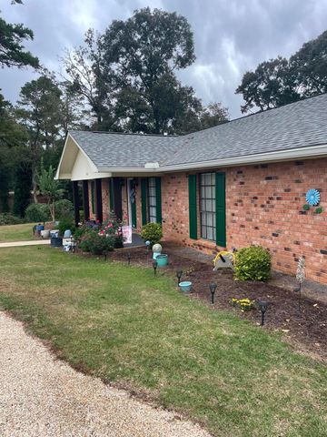 606 Pierce, Columbia, MS 39429