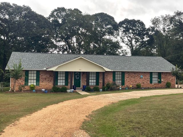 606 Pierce, Columbia, MS 39429