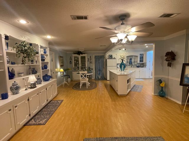 606 Pierce, Columbia, MS 39429