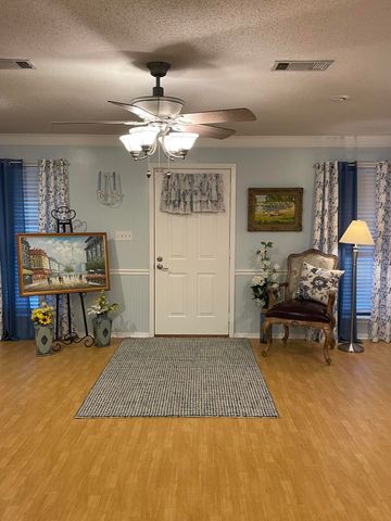 606 Pierce, Columbia, MS 39429