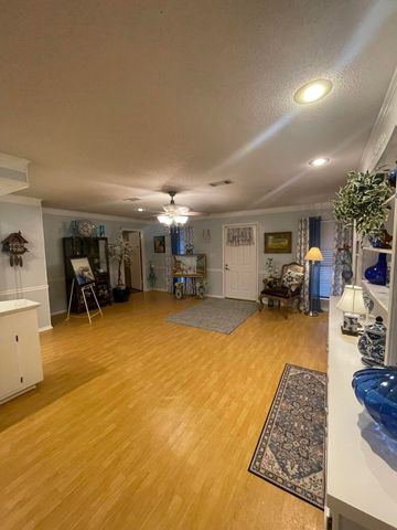 606 Pierce, Columbia, MS 39429