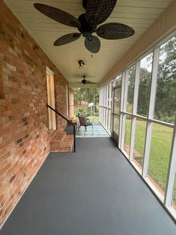 606 Pierce, Columbia, MS 39429