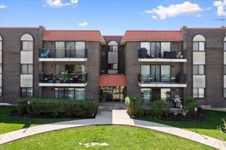 1255 W Prospect Avenue 109, Mount Prospect, IL 60056
