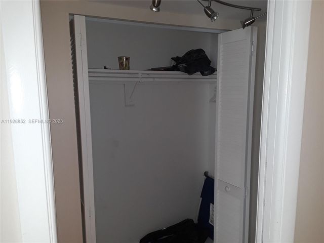 250 180th Dr 159, Sunny Isles Beach, FL 33160