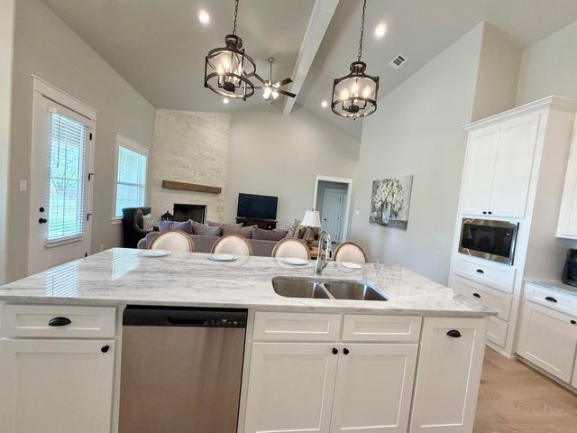 1364 Stone Ledge Lane, San Angelo, TX 76904
