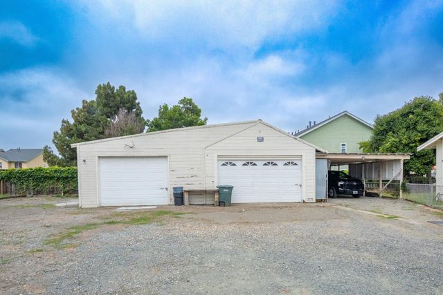 555 Laurel Avenue, Hayward, CA 94541