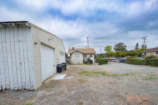555 Laurel Avenue, Hayward, CA 94541