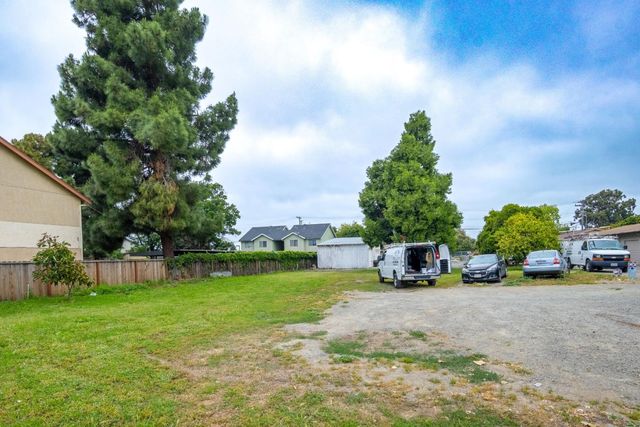 555 Laurel Avenue, Hayward, CA 94541