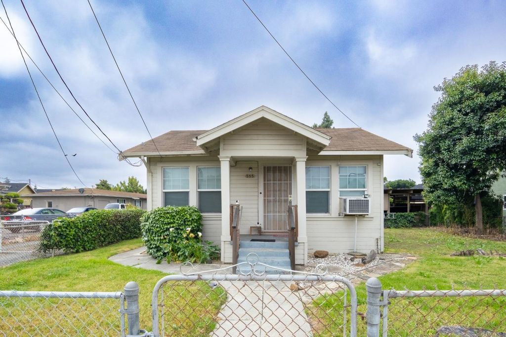 555 Laurel Avenue, Hayward, CA 94541