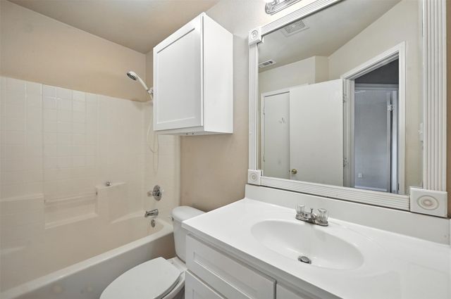 1317 Village Garden Drive, Azle, TX 76020