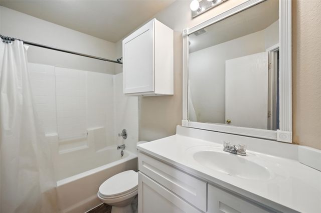 1317 Village Garden Drive, Azle, TX 76020